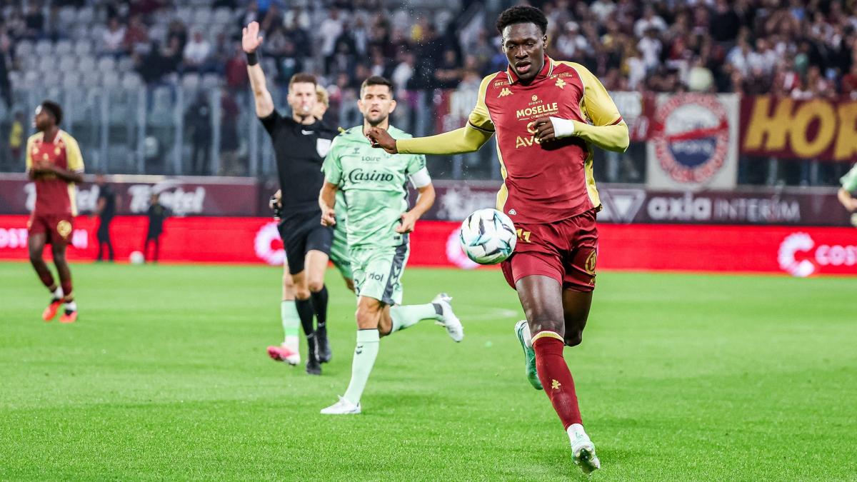 https://www.footmercato.net/a6794182637307148353-ligue-2-metz-accroche-lasse-en-fin-de-match