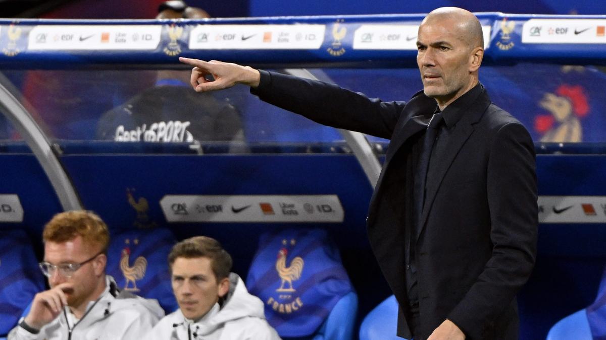 https://www.footmercato.net/a7952056487630640562-equipe-de-france-zinedine-zidane-devoile-ses-premieres-impressions-sur-ses-bleus