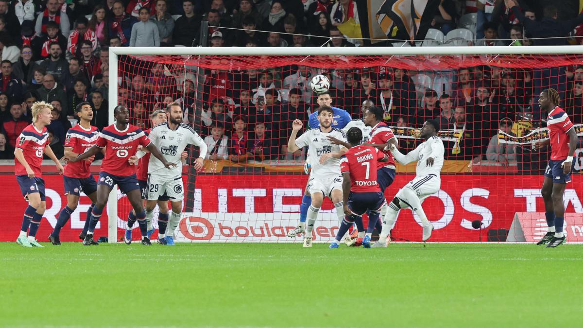https://www.footmercato.net/a6691990491322967638-ligue-1-le-losc-rate-loccasion-de-prendre-la-1ere-place-lens-enchaine-a-troyes