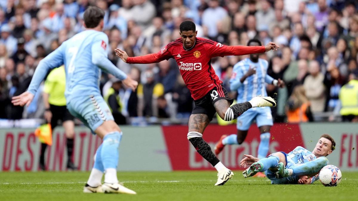 Manchester United join City in the final after a completely crazy match