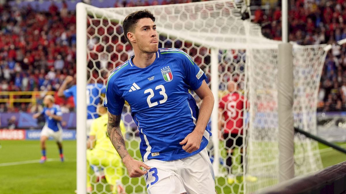 https://www.footmercato.net/a2862366418571014063-italie-le-but-egalisateur-de-bastoni-pour-refroidir-les-bleus