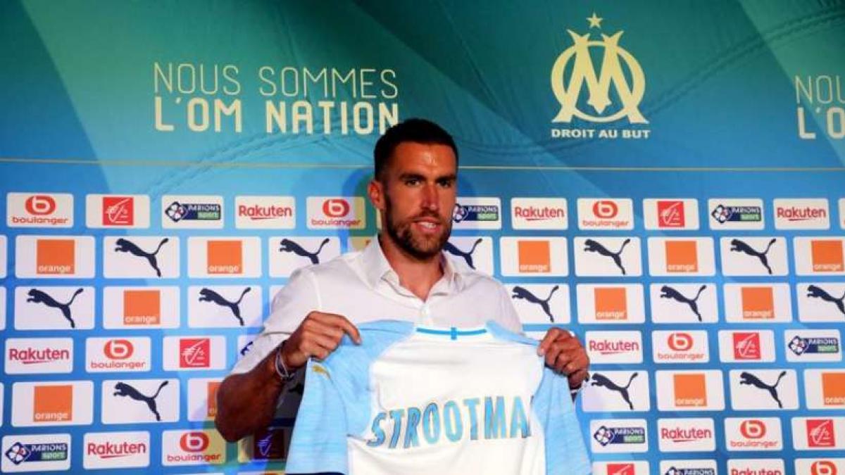Fanion OM Olympique Marseille – Saison 2018-19 – Joueur Strootman – 16x11 Cm