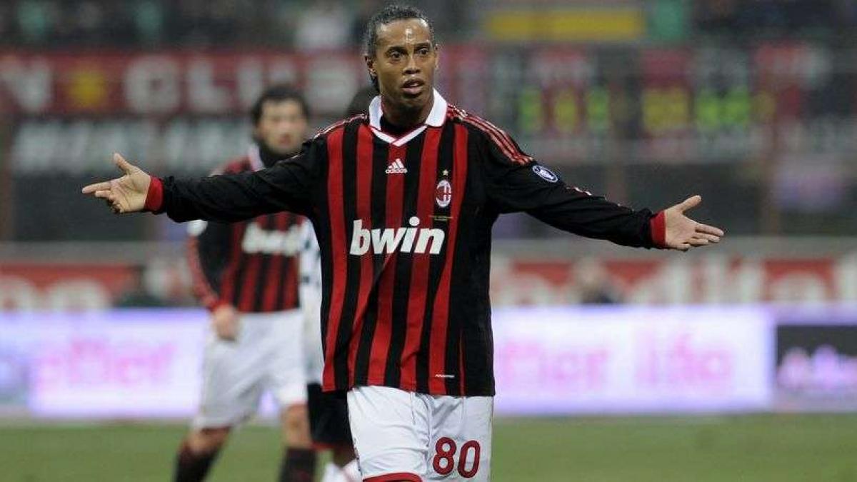 Milan AC quand Ronaldinho reparle du PSG et de son futur