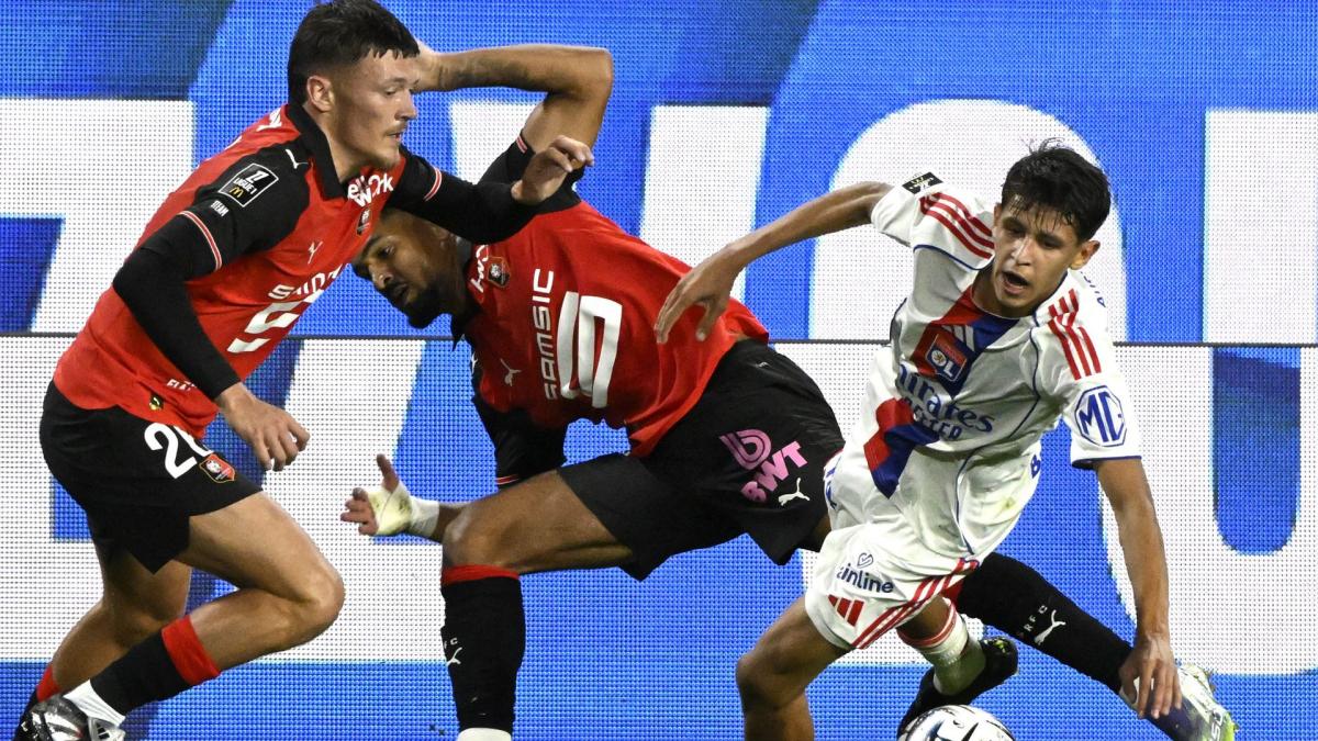 Les déclarations lunaires de Stéphanie Frappart et l’erreur d’arbitrage ulcèrent tout l’OL 