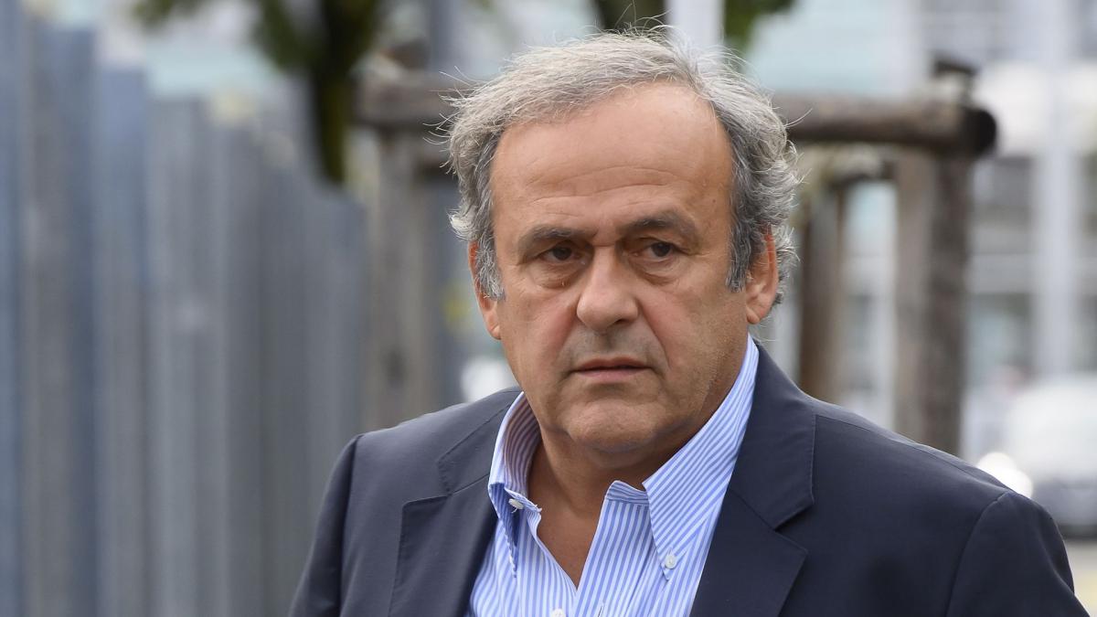 Michel Platini przerywa ciszę