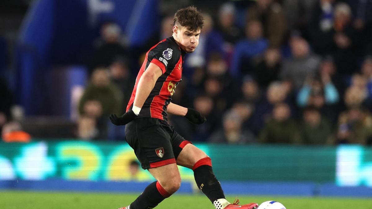 La sensation Milos Kerkez rejoint Liverpool