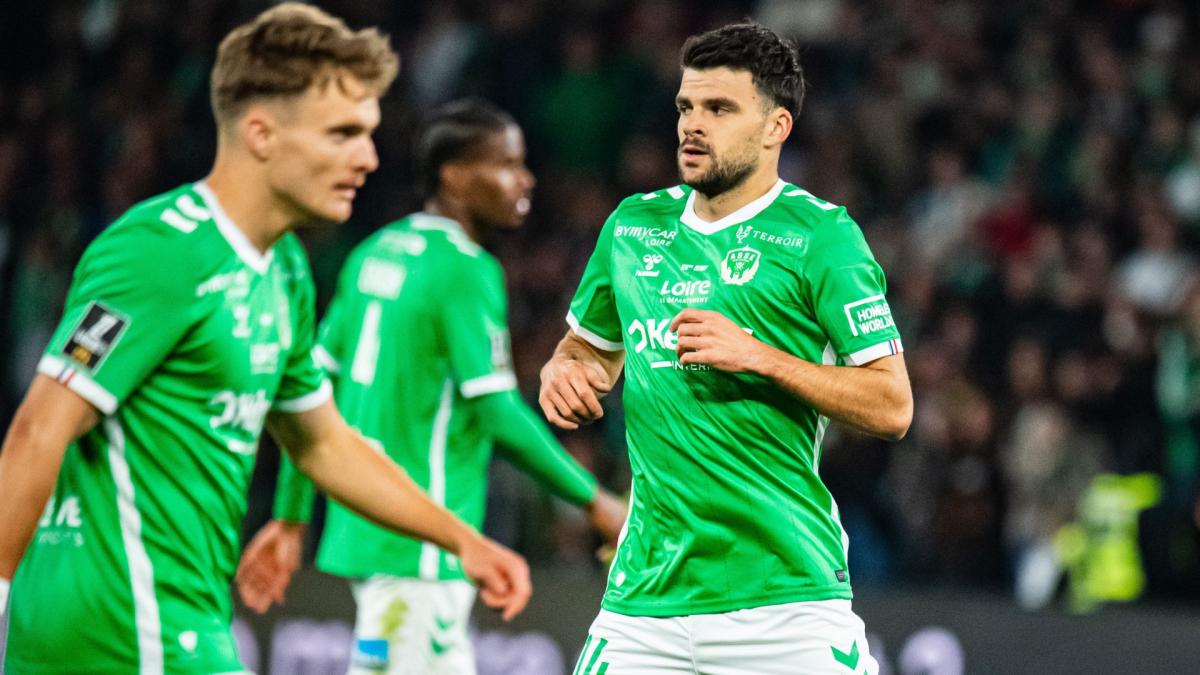Louis Mouton file à Angers