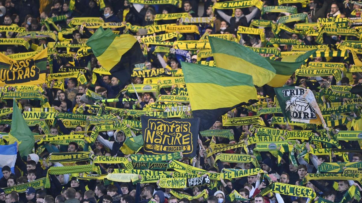 Nantes : échange houleux entre joueurs et supporters