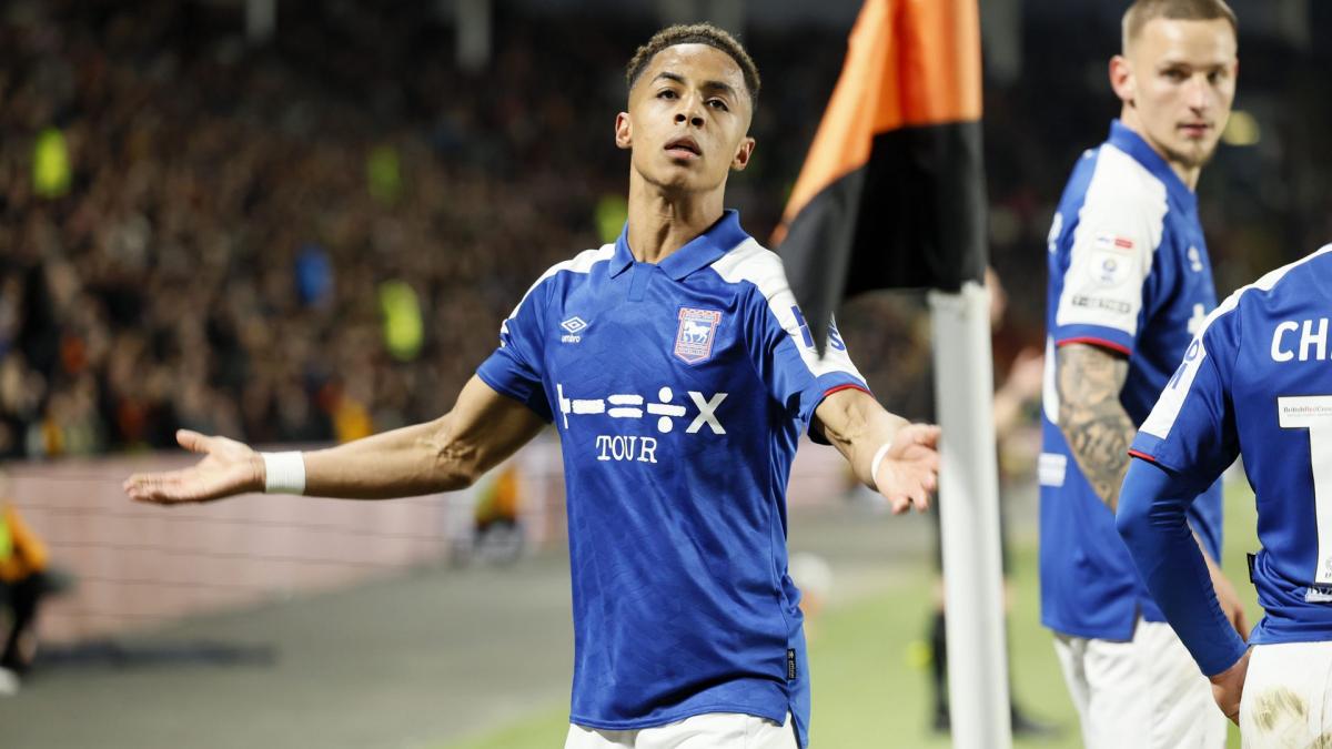Nottingham Forest s’offre Omari Hutchinson