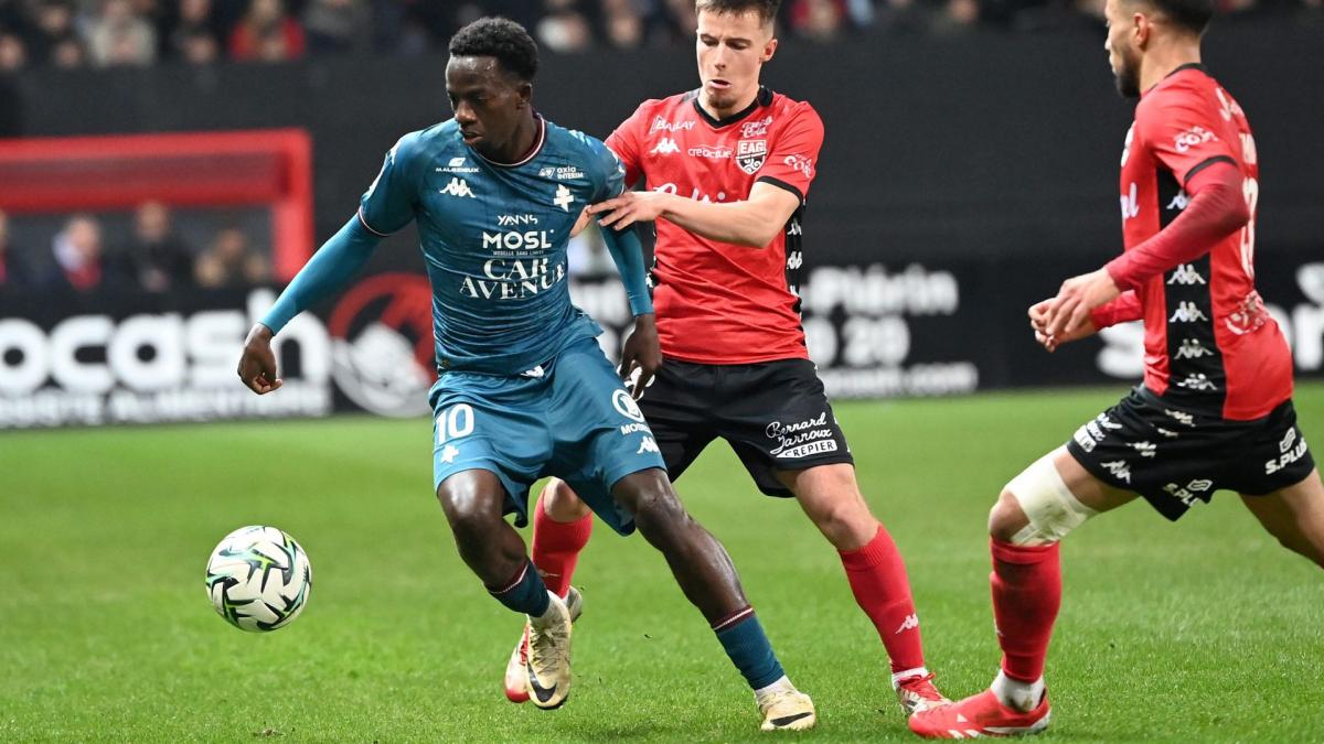 Metz : 2 clubs anglais ont fait une offre pour Papa Amadou Diallo