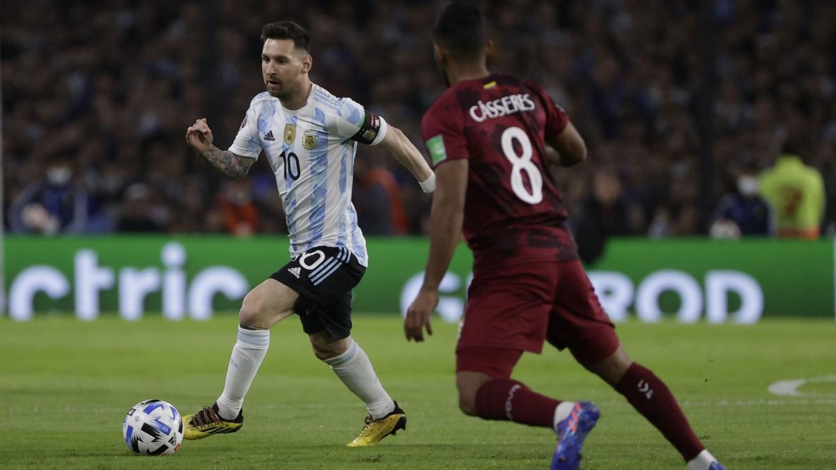 Argentina vence a Venezuela, Di María y Messi