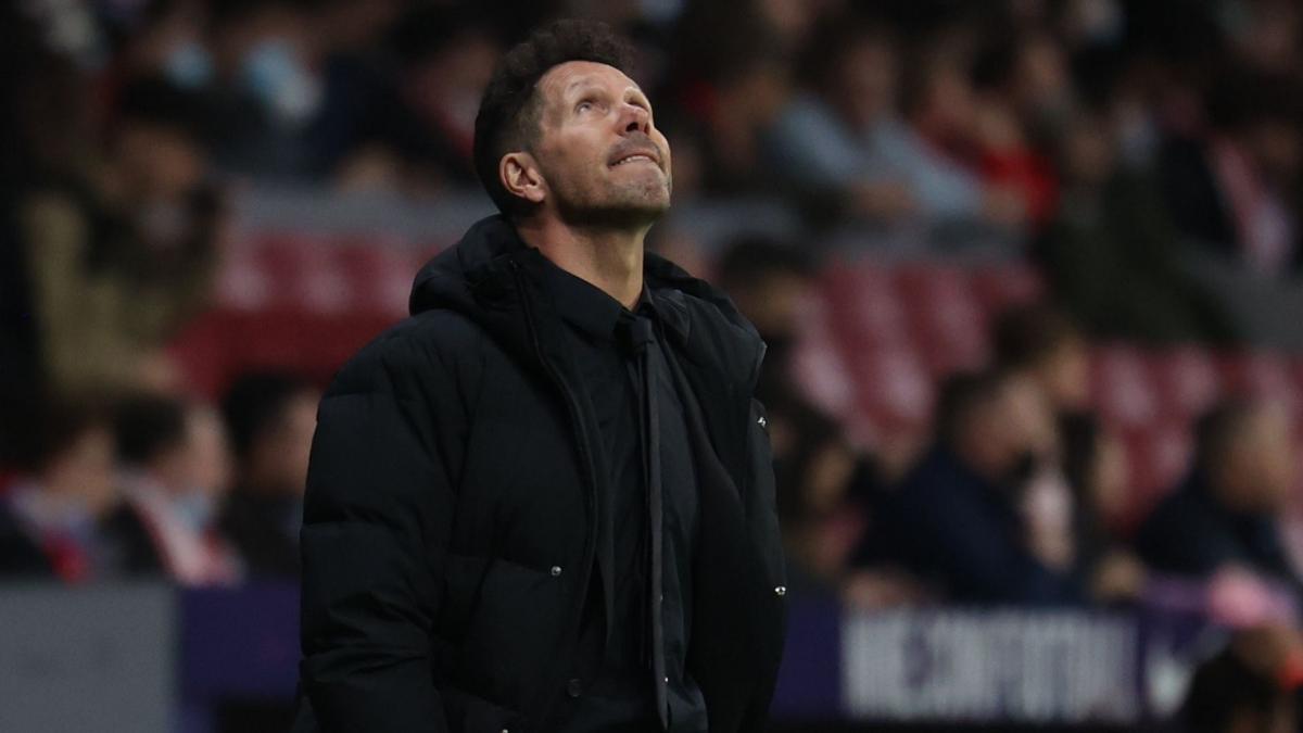 Who will succeed Diego Simeone on the bench in Atletico Madrid?