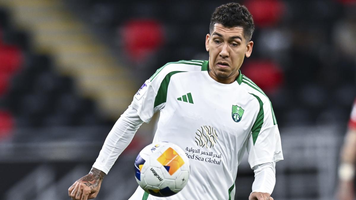 روبرتو فيرمينو ينتقل من الأهلي السعودي إلى السد القطري