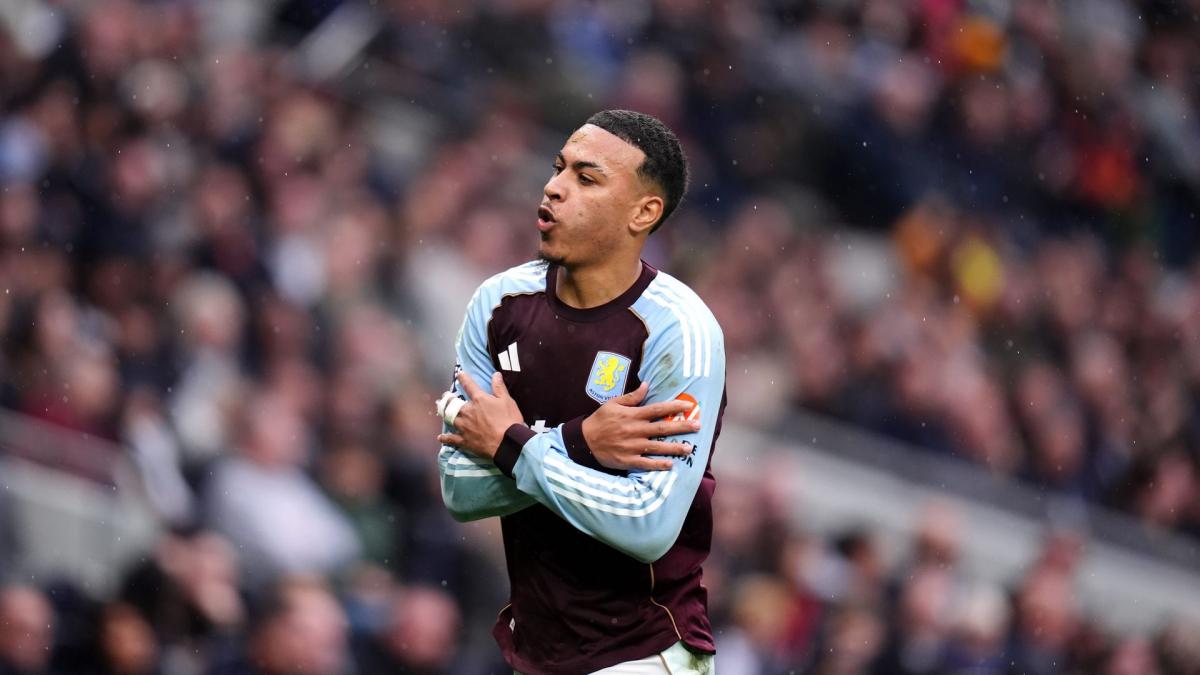 Aston Villa prolonge Morgan Rogers