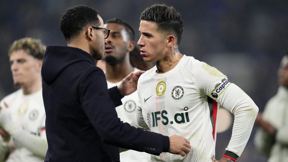 Chelsea : Liam Rosenior écarte Enzo Fernandez !