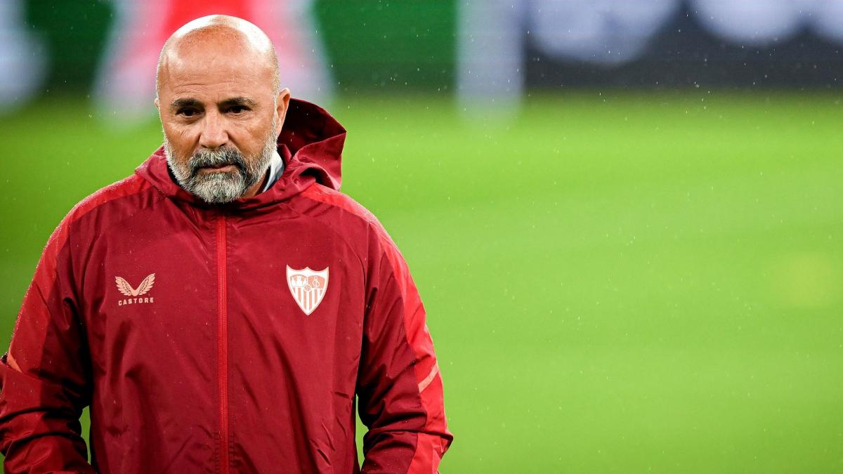 Séville : José Luis Mendilibar remplace Jorge Sampaoli