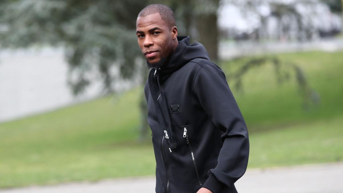 Djibril Sidibé prolonge d’un an avec Toulouse