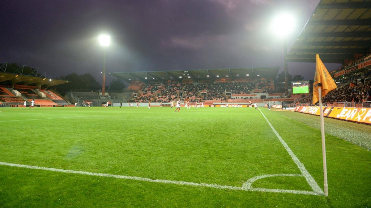 Lorient offers a professional contract to Claudy M’Buyi