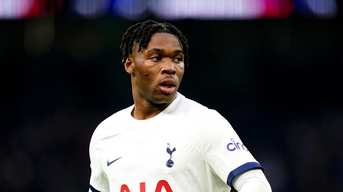 Tottenham : Udogie menacé à l’arme à feu par son ancien agent