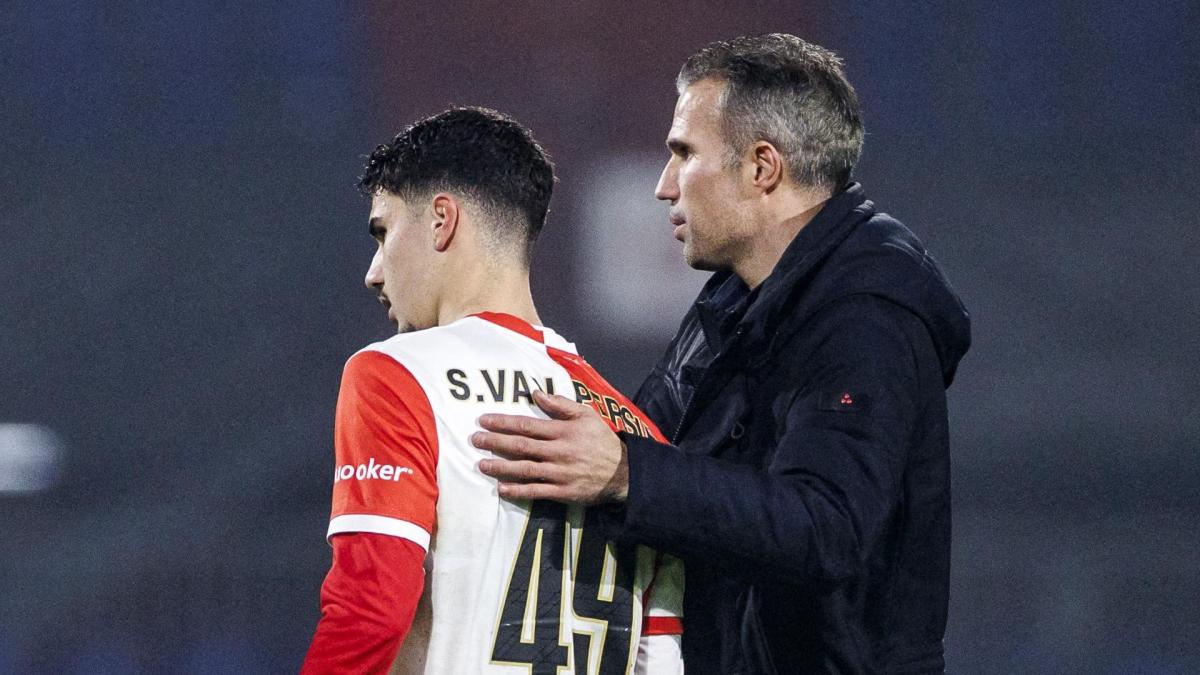Feyenoord : la grande première offerte par Robin van Persie à son fils Shaqueel fait jaser 