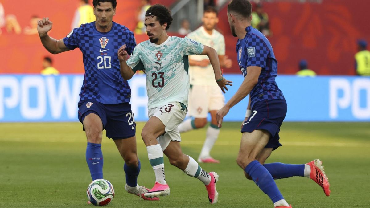 https://www.footmercato.net/a2387096766863344938-portugal-le-premier-but-de-vitinha-en-selection
