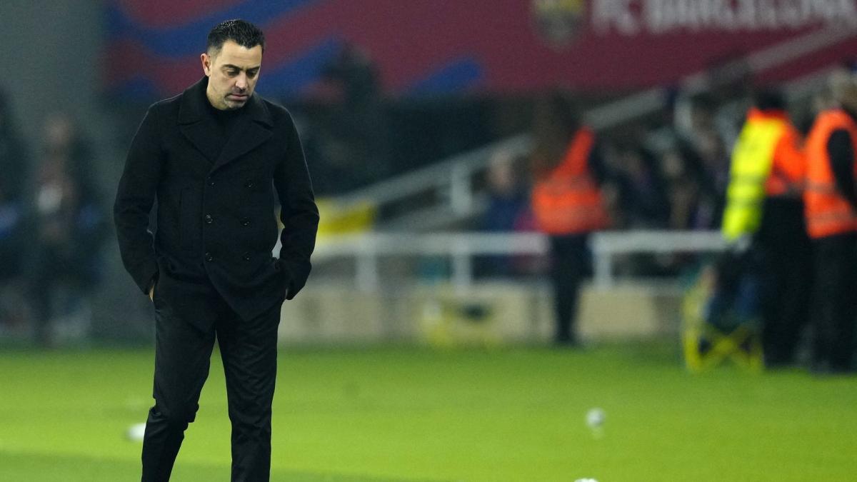 Barça : Xavi aurait fouillé les téléphones de son staff pour trouver la taupe