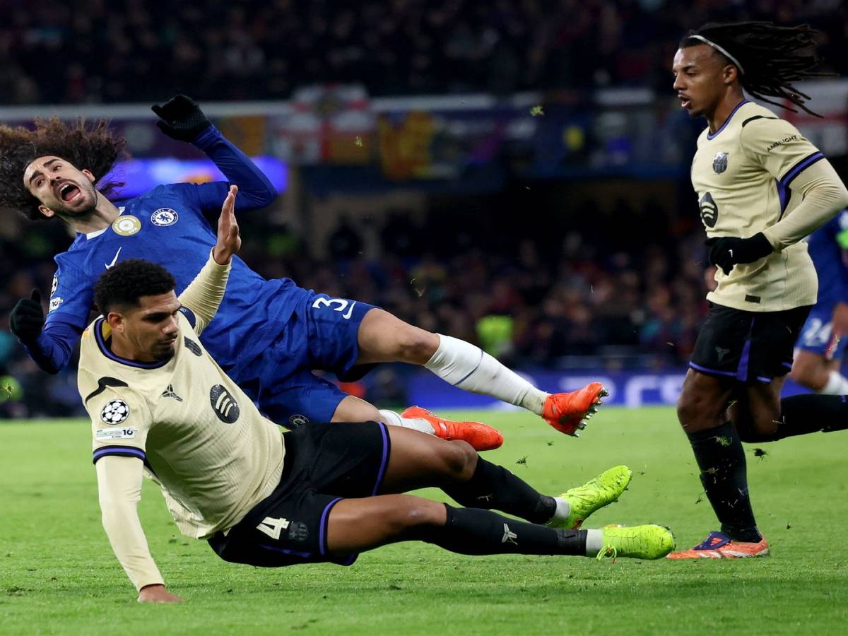 FC Barcelone : Ronald Araujo a encore complètement craqué…