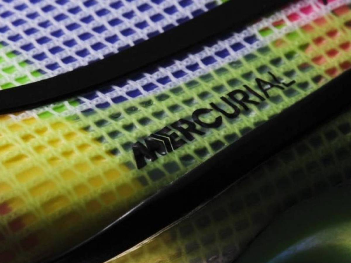 Nike Unveil The Mercurial Vapor and Superfly 'Dragonfly' - SoccerBible