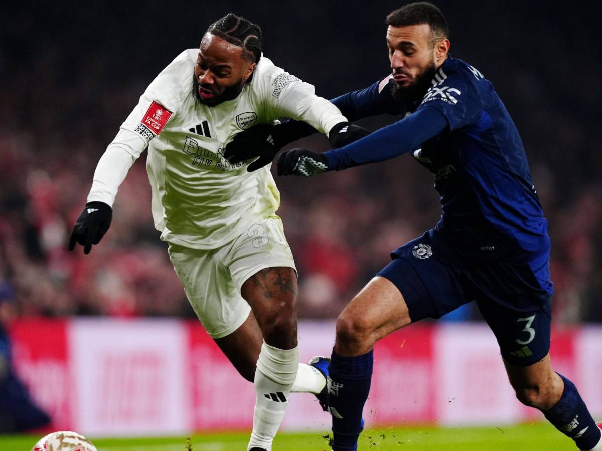 Foulard Match Arsenal Vs Manchester United 2022/23 - Rouge Et Blanc - Excellent état
