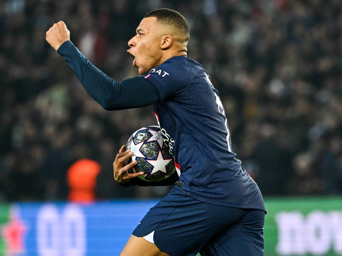 PSG : Kylian Mbappé gentiment chahuté à l'entraînement