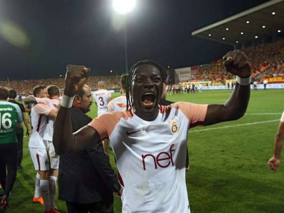 Officiel Bafetimbi Gomis Rejoint Al Hilal
