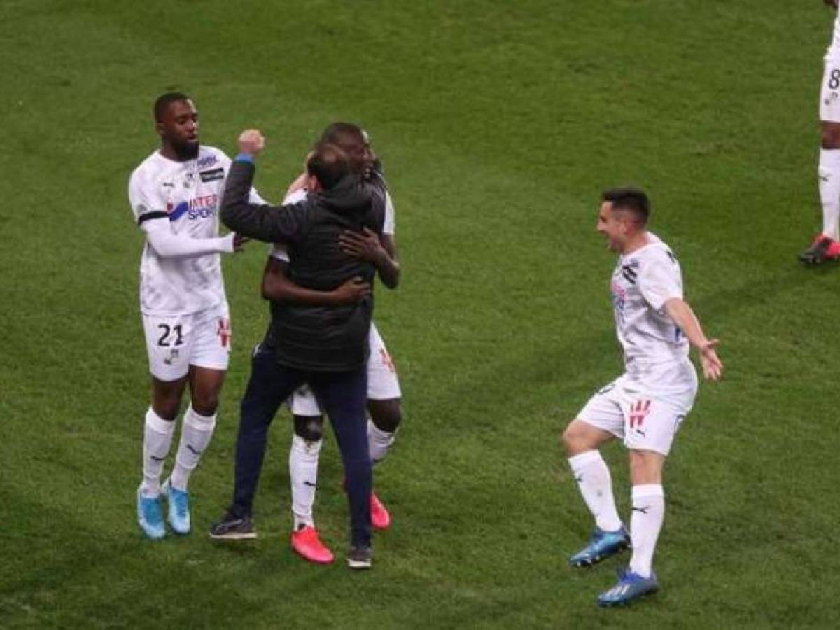 Amiens Est Passe Tout Pres De L Exploit Contre L Ogre Psg
