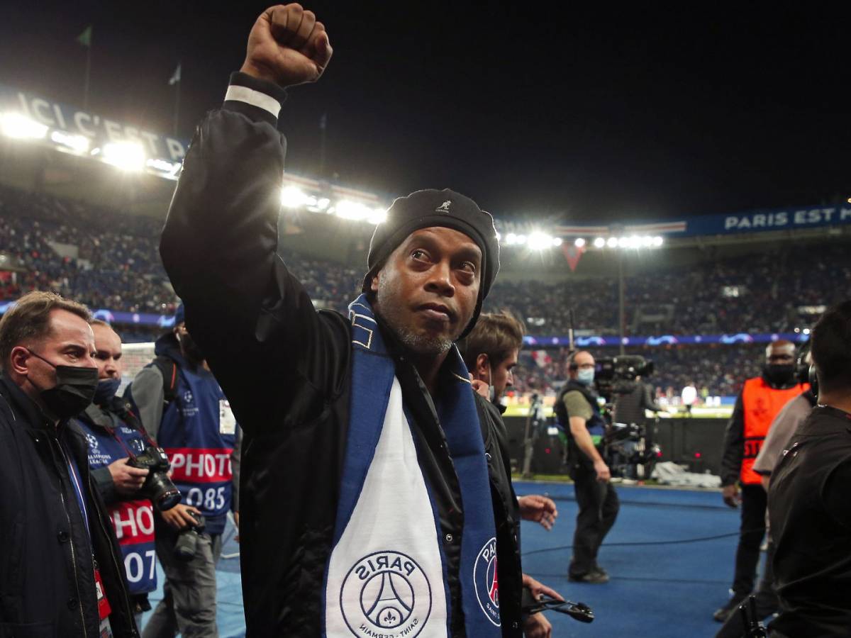 Ronaldinho voudrait voir Mbappé gagner le Ballon d'or avec le Paris  Saint-Germain
