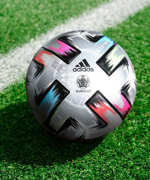 Ballon Uniforia Finale d'adidas pour l'Euro 2020