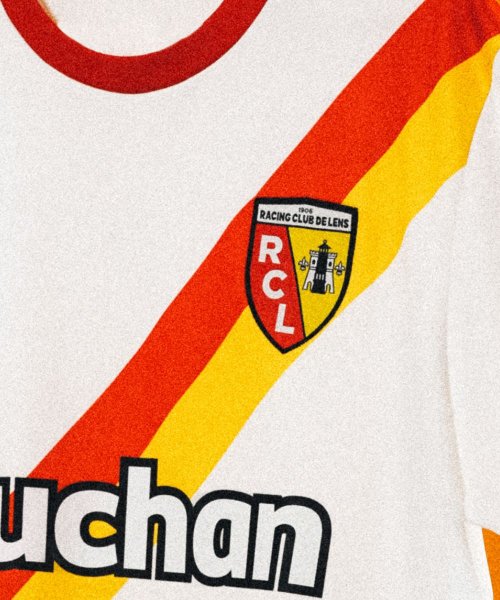 Le RC Lens présente son maillot extérieur pour la saison 2023-2024