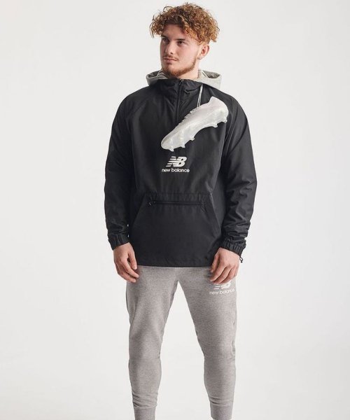 Harvey Elliott signe chez New Balance !