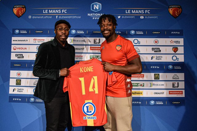 Lamine Koné en compagnie de son agent Yves Yao