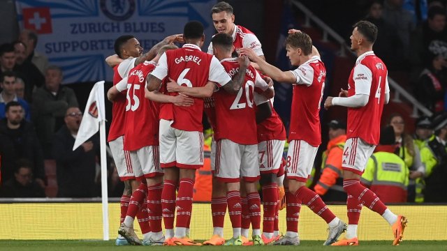 Los jugadores del Arsenal celebran un gol