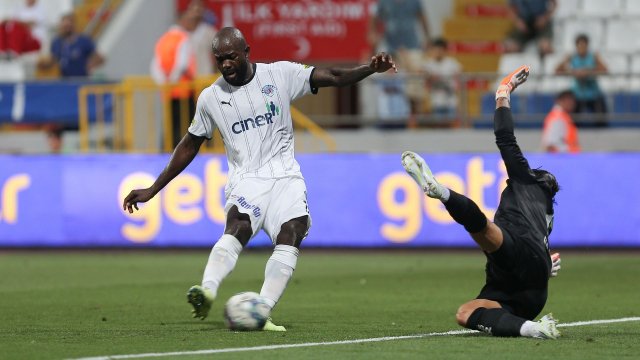 Stéphane Bahoken avec Kasimpasa