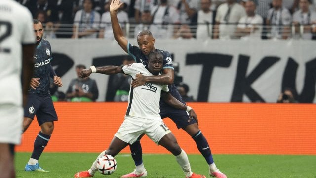 Olaitan au duel avec Cornelius