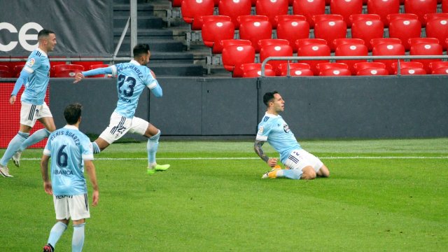 Los jugadores del Celta de Vigo celebran un gol