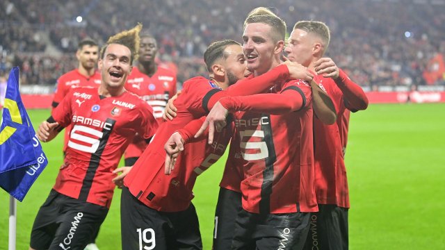 Les joueurs de Rennes célèbrent le but de Benjamin Bourigeaud