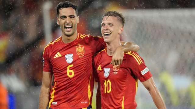 Mikel Merino et Dani Olmo