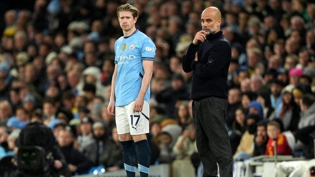 De Bruyne aux côtés de Guardiola