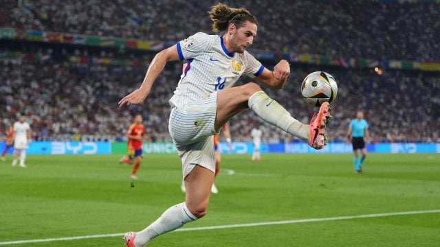 Adrien Rabiot avec la France