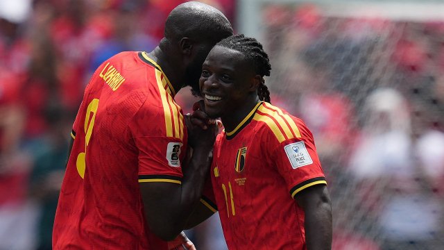 Romelu Lukaku et Jérémy Doku avec la Belgique