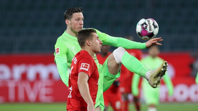 Willi Orban (Leipzig) contre le VfL Wolfsbourg