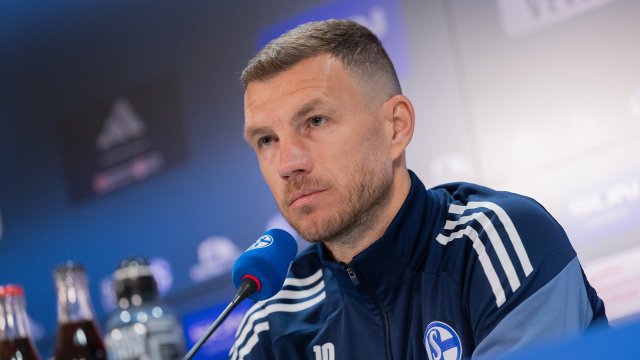 Edin Dzeko 2526