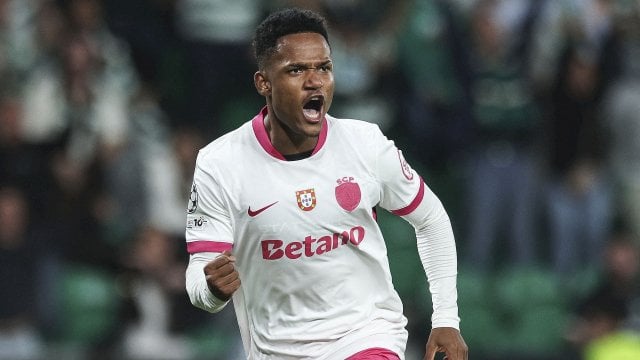 Geny Catamo avec le Sporting CP