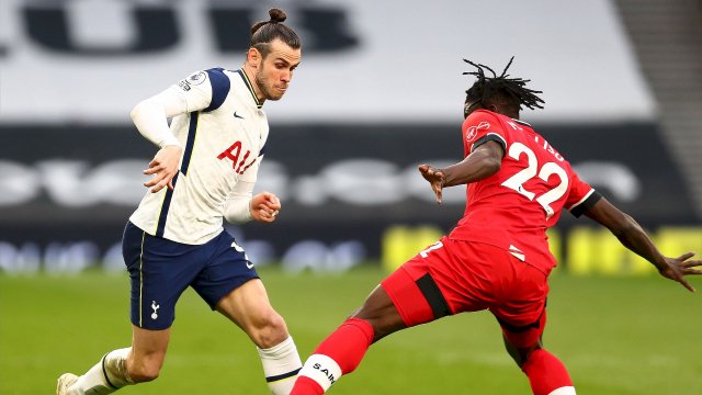 Gareth Bale (Tottenham) face à Mohamed Salisu (Southampton)